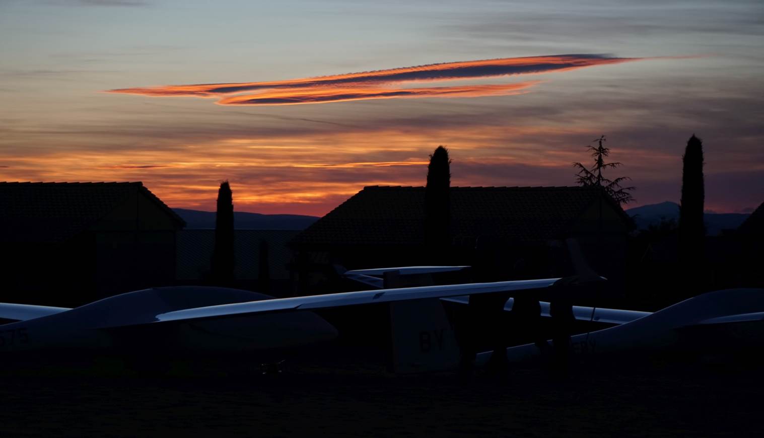 0826 203118 JLS05560 K1 b