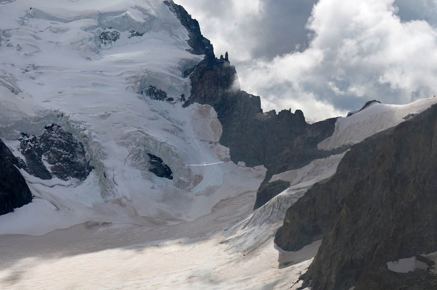 0833 --- 0830 161618 JLS6650 Barre des �crins K1 b CR aus