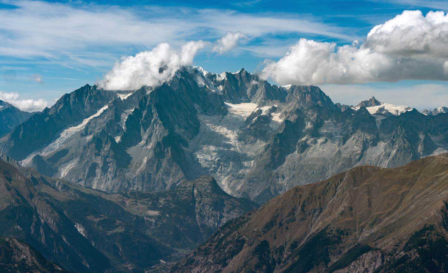 0829 JA 154308 JLS8164 br aus Mt. Blanc 4808 m aus 25 km K1