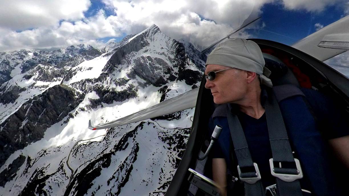 1429 Video-Still-Selfie